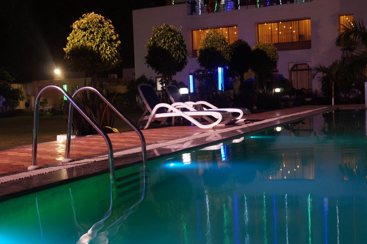Kamlesh Continental Hotel Angul ภายนอก รูปภาพ