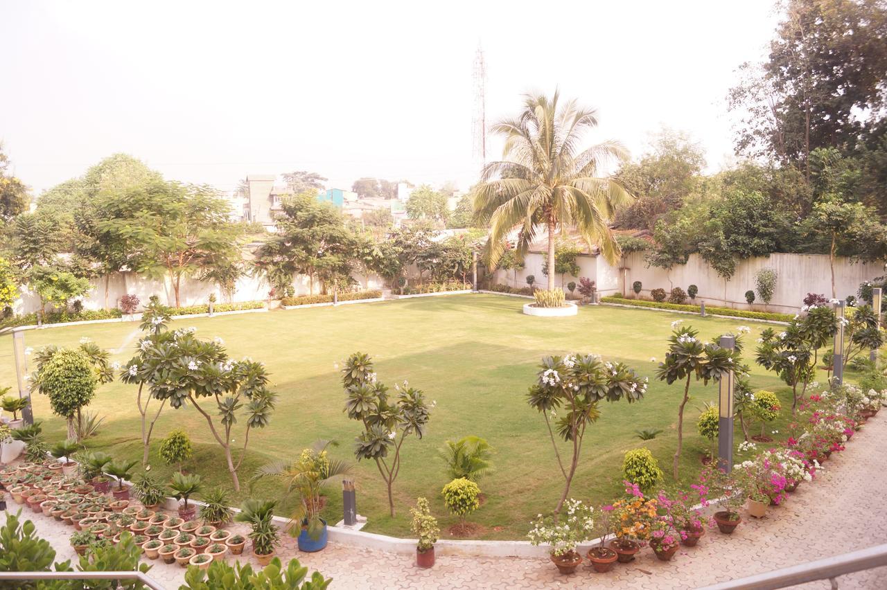Kamlesh Continental Hotel Angul ภายนอก รูปภาพ
