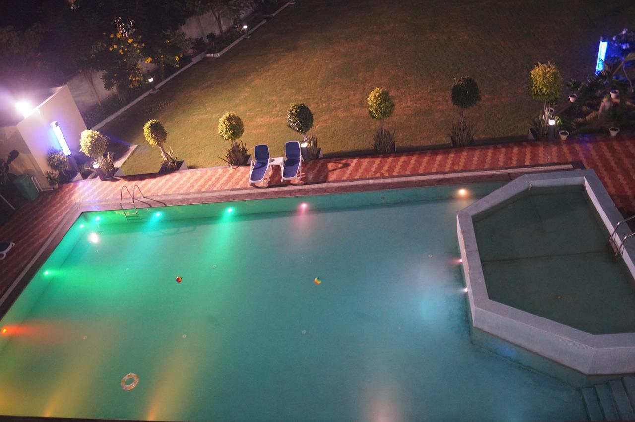 Kamlesh Continental Hotel Angul ภายนอก รูปภาพ